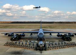 Gli Usa inviano bombardieri B-52 sopra la flotta russa. La NATO continua le esercitazioni del mediterraneo