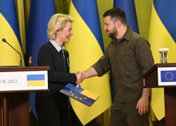 Ucraina, accordo tra i 27 rappresentanti UE, un miliardo di euro a Kiev dai beni russi congelati per gli aiuti militari