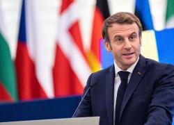 Elezioni Francia, oggi primo turno di votazioni: Macron in testa ma Le Pen rimonta