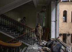 Kherson conquistata dai russi passa al rublo. Mariupol potrebbe essere annessa a Rostov