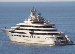 Germania, sequestrato in un cantiere ad Amburgo lo yacht "Dilbar" da 600mln $, il più grande del mondo
