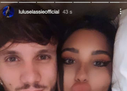 Manuel e Lulù, foto a letto: la mano sul...che passione! L'ha fatto davvero