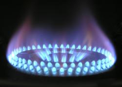 Caro gas, a novembre aumento del 13,7%: stangata di 1740 euro in un anno (+63,7%)