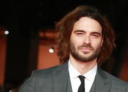 Giulio Berruti nudo nel film polacco hard: FOTO ESTREME. Maria Elena Boschi?
