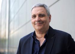 Maurizio De Giovanni, chi è: libri e ultimo libro, vita privata, famiglia e moglie Paola Egiziano