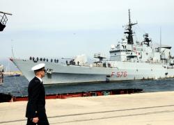 Motovedetta libica spara verso pescherecci italiani. Lamorgese si difende: "In Libia non c'è un governo"