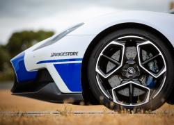Bridgestone presenta Potenza Race, il nuovo pneumatico dedicato alla pista