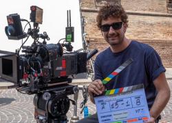 Alessandro Siani, chi è: film, moglie, famiglia, figlia, altezza, peso e nome vero
