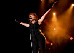 Fiorella Mannoia: età, marito, figli, canzoni, concerti e malattia 