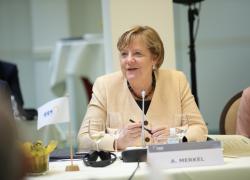 Angela Merkel, pronto il ruolo da mediatrice tra Putin e l'Ucraina?