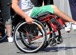 Nettuno, arriva il questionario disabili choc: "Quanto ti vergogni di lui?"