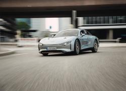 Vision EQXX batte il record di efficienza: 1.202 km con una singola carica della batteria
