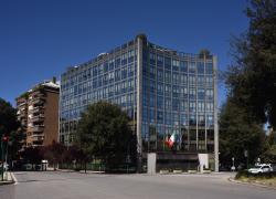 Pacco bomba nella sede di Leonardo, era indirizzato a Profumo: il mittente dovrebbe essere uno studio legale