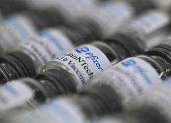 Accordo Pfizer Biontech con Usa: 9,1 bln per 300 mln di dosi di vaccino riadattato