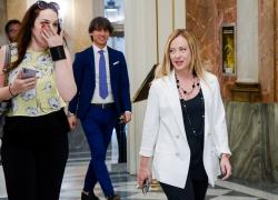 Meloni a Strasburgo: "Ue non ha né una strategia energetica, né una politica estera". E su Draghi: "Non fa la differenza"