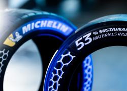 Porsche e Michelin: performance con pneumatici composti al 53% da materiali sostenibili