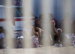 Migranti, "Lampedusa al collasso", sindaco chiede aiuto al governo. Lamorgese: "Disponibile a fine mese"