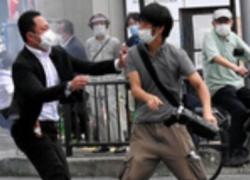 Giappone, attentato Abe oggi: il VIDEO degli spari all'ex premier
