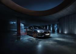 Arriva in Italia Cupra Leon VZ Carbon