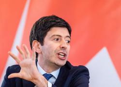 Vaccino Covid, "al via quarta dose in Italia per over 60 e fragili". L'annuncio di Speranza