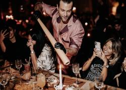 A Parigi apre il ristorante che serve il cibo senza il piatto