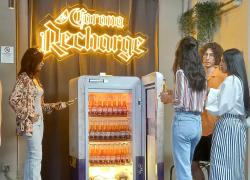Corona Recharge, arriva il frigo smart che si apre quando hai il telefono scarico