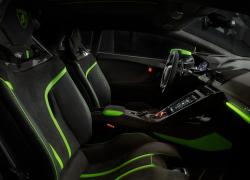 Lamborghini Huracán Tecnica si veste di Alcantara