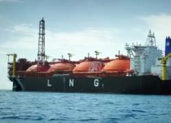 Gas: a Piombino nave-rigassificatore per trasformare il gas americano. La città è in protesta