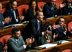 Voto di fiducia, Lega: "Nuovo governo con Draghi ma senza il M5s". Presentata la risoluzione in Senato 
