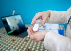 Covid, nuove regole: verso riduzione della quarantena per i positivi asintomatici