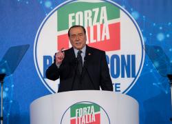Berlusconi e l’ambasciatore russo Razov, i due al telefono durante la crisi? Il leader di FI: "Mai visto né sentito"
