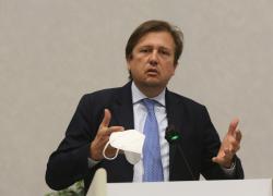 Elezioni, Sileri: "Non mi ricandido, torno a fare il chirurgo". E punzecchia Grillo: "Mai stato Elevato o uno zombie"