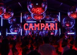 Venezia 79, all’artista e costumista Arianne Phillips  il premio Campari Passion for Film 2022 
