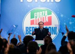 Elezioni, Berlusconi: "Presidenzialismo? Dimissioni di Mattarella". Ma poi ritratta: "Necessarie solo per un'elezione diretta"