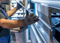Industria, Eurostat: "A giugno +0,7% nell'eurozona e +0,6% nell' Ue"