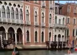 Venezia, surf sul Canal Grande: individuati e denunciati i due protagonisti dopo l'appello di Brugnaro - VIDEO