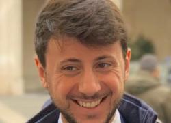 Pd, Raffaele La Regina mette in dubbio legittimità dello stato di Israele. La retromarcia: "Era solo satira"

