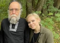 Attentato a Mosca, l'appello di Aleksandr Dugin: "Mia figlia uccisa in modo vile. Non basta la vendetta, vogliamo la Vittoria"
