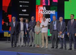 Sondaggi politici elettorali: boom del centrodestra, Pd arranca e Terzo Polo sparisce