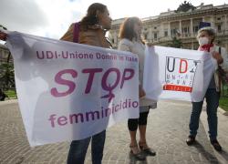 Femminicidi Italia 2022, da gennaio sono almeno 77: metà commessi da partner o ex