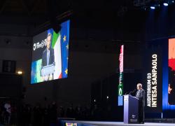Mario Draghi al Meeting di Rimini: per lui standing ovation: l'intollerabile sempiterna Italietta di Piazza Venezia
