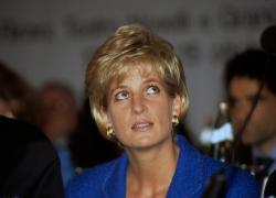Lady Diana, sono 25 anni dalla morte: nessun evento ufficiale previsto. I figli non si parlano e Buckingham Palace "vuole dimenticare"