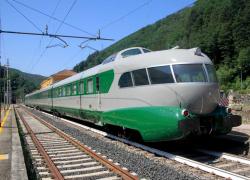 Arlecchino, il mitico treno simbolo del boom economico degli anni '60 torna a viaggiare