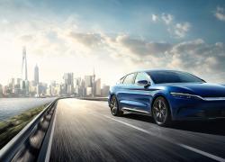 BYD introduce l’innovativa gamma di autovetture elettriche 