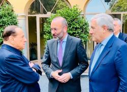 Incontro Berlusconi-Weber (Ppe) ad Arcore: sul tavolo le elezioni politiche e la crisi energetica