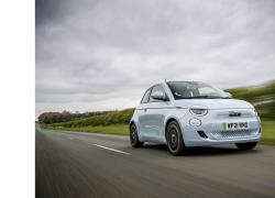What Car? Electric Car Awards 2022, nuova 500 nominata “best small electric car” 