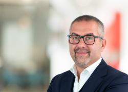 Bain & Company, colonnine elettriche: previsti profitti fino ai 13,5 miliardi di euro entro il 2030