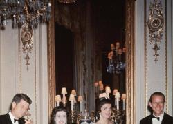 Elisabetta II, la regina che ha incontrato 5 Papi e 13 presidenti americani: immagini che hanno segnato un'epoca