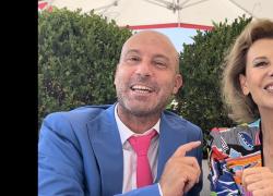 Daniela Poggi e Max Nardari con "Ritorno al presente": utilità indiscussa e rischio dipendenza dei social