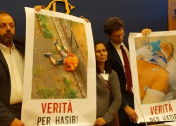 Hasib Omerovic, la testimone oculare: “I poliziotti erano lì quando è volato dalla finestra”